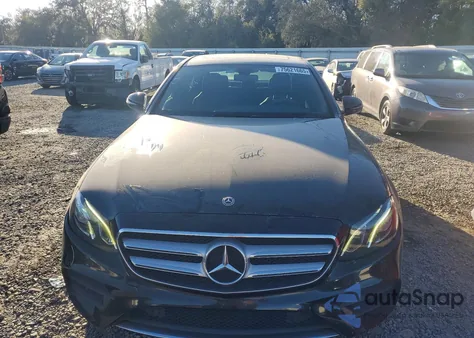 2020 Mercedes-Benz E 350 z USA, uszkodzony, nr VIN WDDZF8DBXLA754012